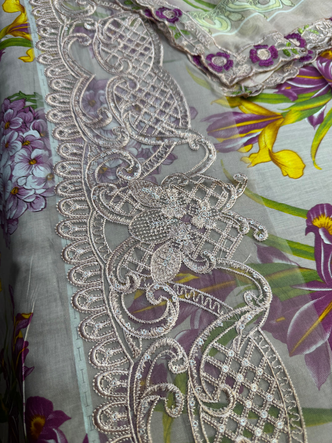 Viral Maria B Lawn Article, With Ready To Wear Dupatta